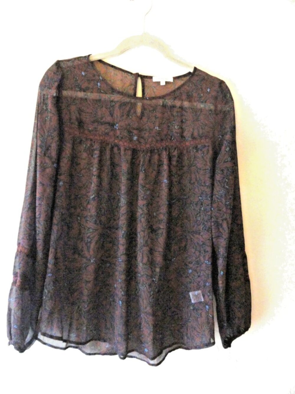 Women´s Pleione Sheer Floral Print Long Sleeve Blouse - Wine Color - Size M.